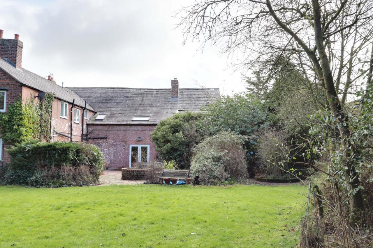 チェスター Bretton House Farm Retreatヴィラ エクステリア 写真